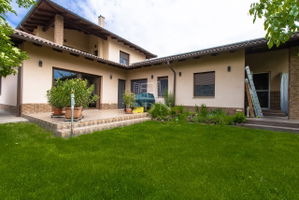 Eladó családi ház Vecsés, 328m2