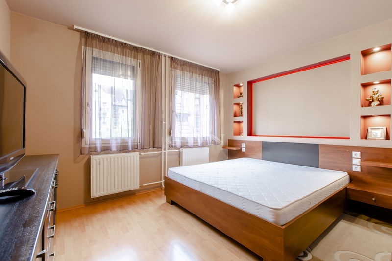 Eladó Gödöllő Lakás (téglaépítésű)