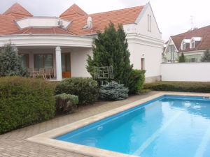 Eladó családi ház Kecskemét, 280m2