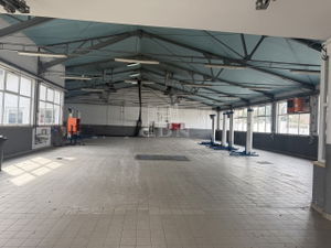 出租 工业区域 Szolnok, 940m2