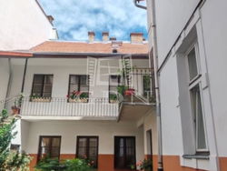 Budapest I. kerület Locuinta (caramida)