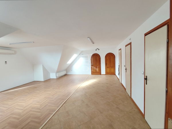 Veszprém Iroda - 180.000 Ft